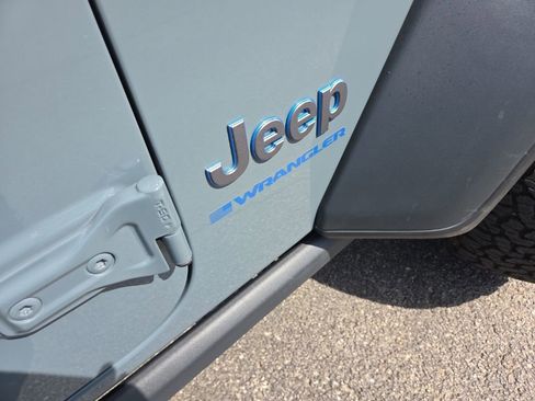 Used 2025 Jeep Wrangler Unlimited Rubicon 4xe w/ Safety Group image 8