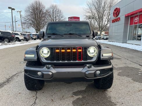 Used 2021 Jeep Wrangler Unlimited Sahara image 9
