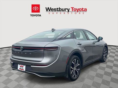 Certified 2023 Toyota Crown AWD/4WD image 5