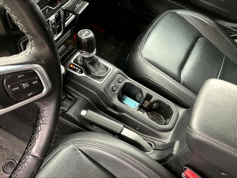 Used 2021 Jeep Wrangler Unlimited Sahara AWD/4WD image 11