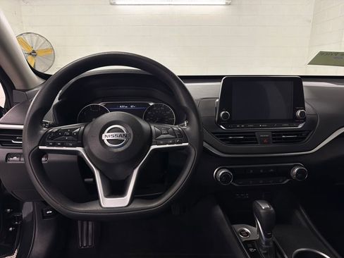 Used 2022 Nissan Altima 2.5 SV image 7