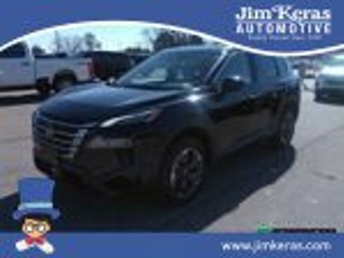 Used 2025 Nissan Rogue SV image 1