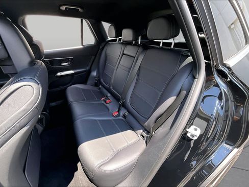 Used 2023 Mercedes-Benz GLC 300 4MATIC image 21