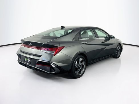 Used 2025 Hyundai Elantra Limited FWD image 9