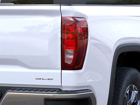 New 2026 GMC Sierra 1500 SLE image 11