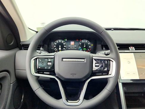 Used 2025 Land Rover Discovery Sport S image 25