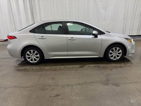 Certified 2020 Toyota Corolla LE image 3