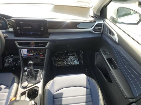 New 2025 Volkswagen Taos SEL image 16