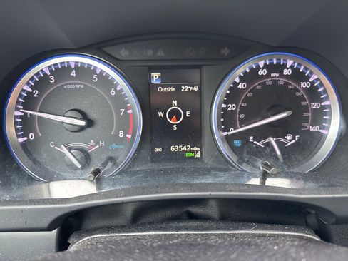 Certified 2019 Toyota Highlander XLE image 10