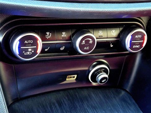 Used 2022 Alfa Romeo Stelvio Sprint image 20