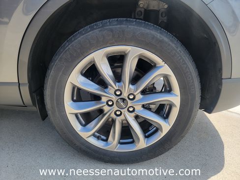 Used 2022 Lincoln Corsair FWD w/ Premium Package image 30