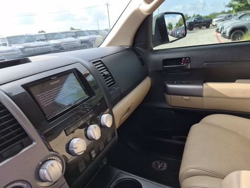 Used 2012 Toyota Tundra 4x4 CrewMax w/ SR5 Pkg image 27