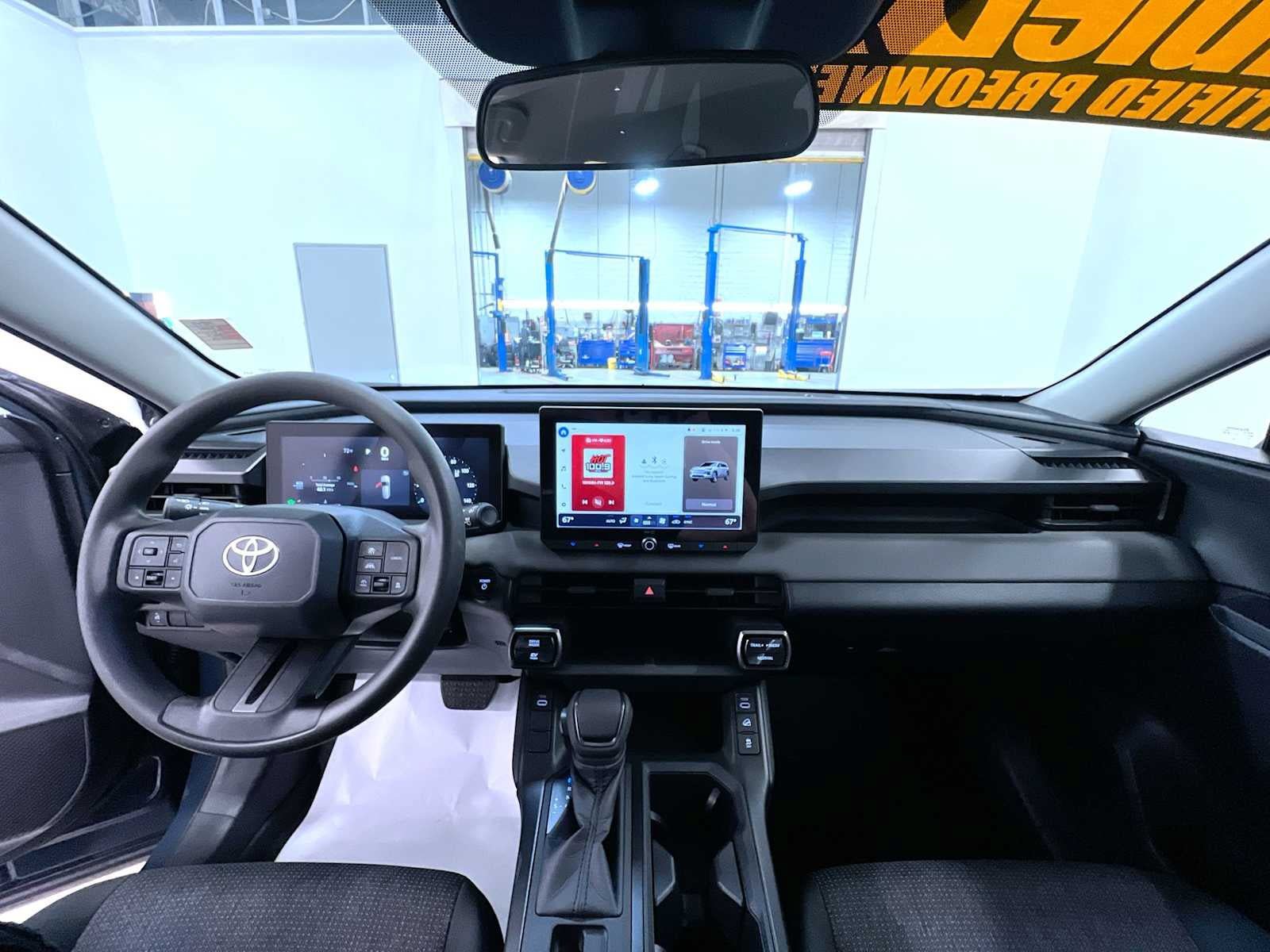 Used 2026 Toyota RAV4 LE AWD/4WD image 23