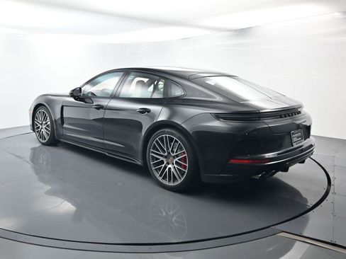 Certified 2026 Porsche Panamera GTS image 3