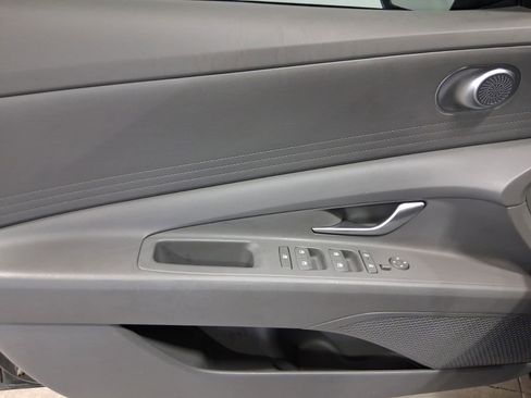 Used 2024 Hyundai Elantra SEL FWD image 19