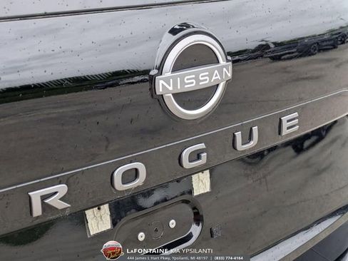 Used 2025 Nissan Rogue SV FWD image 10