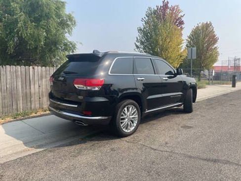 Used 2017 Jeep Grand Cherokee Summit w/ Skid Plate Group AWD/4WD image 10
