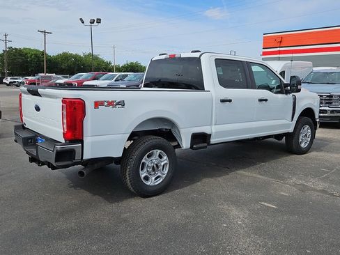 New 2026 Ford F250 XLT w/ FX4 Off-Road Package AWD/4WD image 13