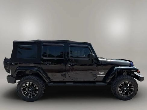 Used 2013 Jeep Wrangler Unlimited Sahara w/ Connectivity Group AWD/4WD image 6