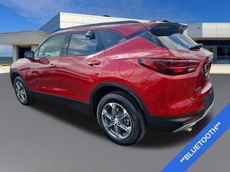 Used 2023 Chevrolet Blazer LT w/ Convenience Package FWD video 3