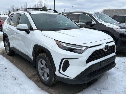 Used 2025 Toyota RAV4 XLE image 3