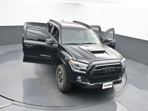 Used 2017 Toyota Tacoma TRD Off-Road image 28