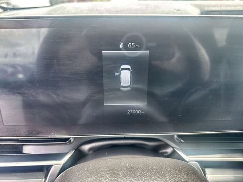 Used 2025 Kia Carnival FWD image 14