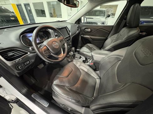 Used 2021 Jeep Cherokee Limited w/ Elite Package image 10