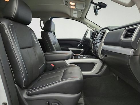 Used 2018 Nissan Titan PRO-4X AWD/4WD image 29