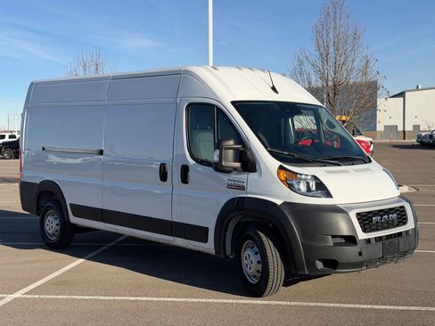 Used 2022 RAM ProMaster 2500 image 4