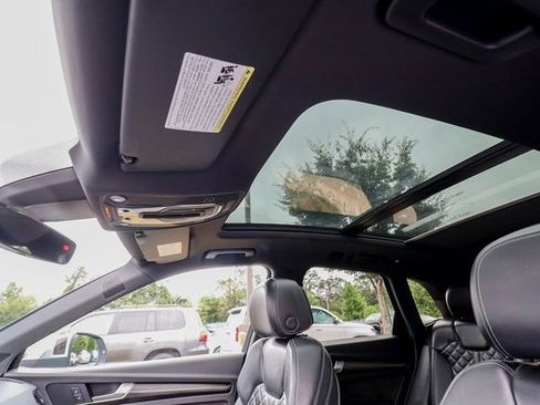 Used 2018 Audi SQ5 Prestige w/ Prestige Package image 34