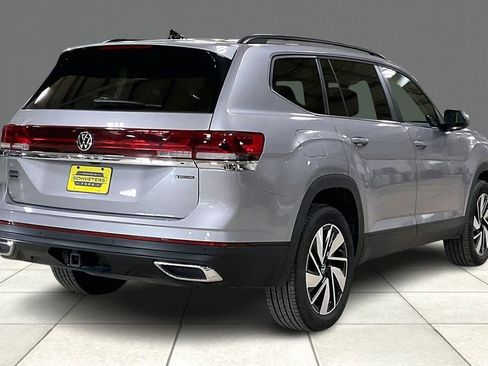 Used 2025 Volkswagen Atlas SE image 12