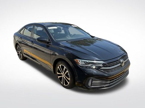 Used 2023 Volkswagen Jetta Sport FWD image 4