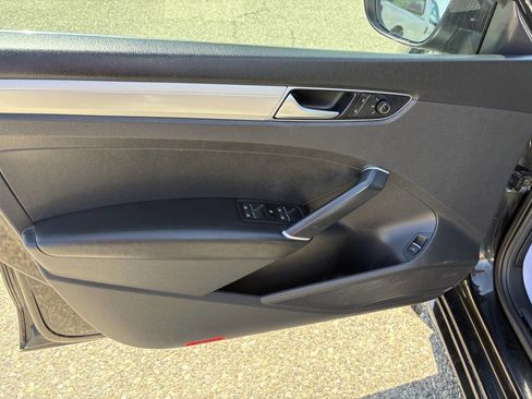 Used 2016 Volkswagen Passat 1.8T S image 27