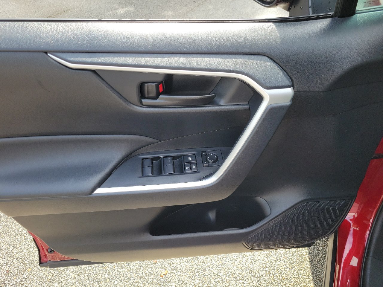 Used 2023 Toyota RAV4 LE FWD image 13
