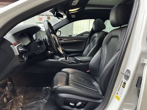 Used 2020 BMW 530i w/ Convenience Package RWD image 11