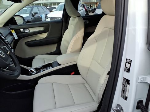 New 2026 Volvo XC40 B4 Plus w/ Climate Package image 14