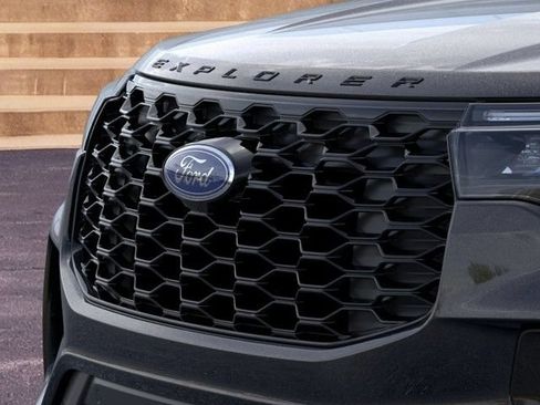 New 2026 Ford Explorer ST-Line w/ ST-Line Street Pack AWD/4WD image 17