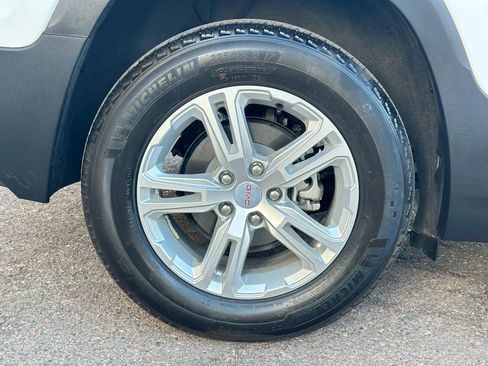 Used 2023 GMC Terrain SLE image 7