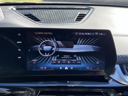 Used 2024 BMW X2 xDrive28i w/ Technology Package image 29