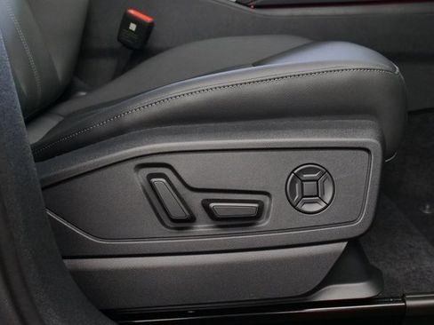 New 2025 Audi Q5 Premium image 17