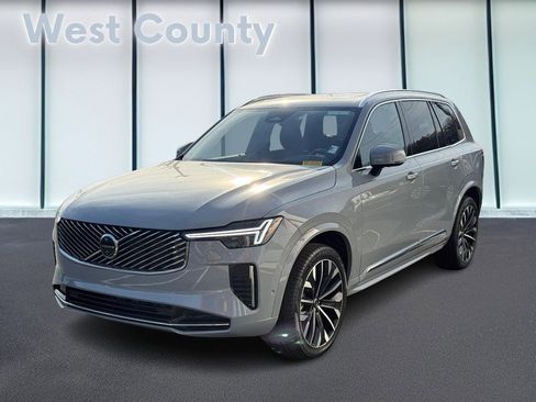 Used 2025 Volvo XC90 B6 Plus image 9