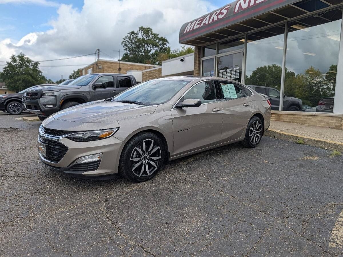 Used 2025 Chevrolet Malibu RS FWD image 5