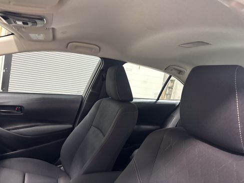 Used 2025 Toyota Corolla LE FWD image 18