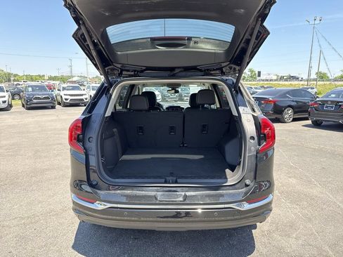 Used 2023 GMC Terrain Denali w/ Denali Premium Package AWD/4WD image 17