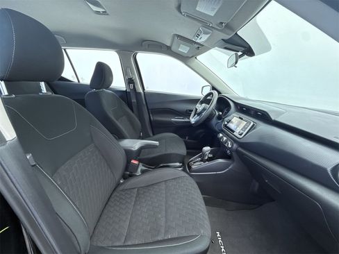 Used 2022 Nissan Kicks S image 15