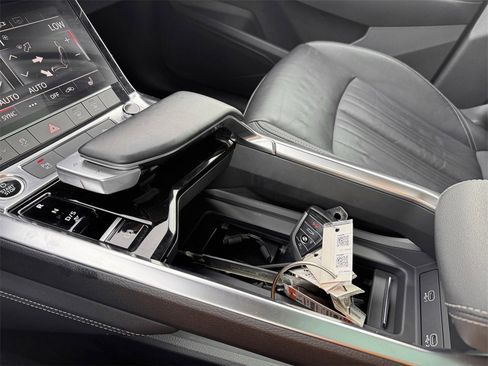 Used 2021 Audi e-tron Premium w/ Convenience Plus Package image 25