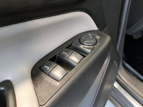 Used 2022 Chevrolet Equinox LT FWD image 22