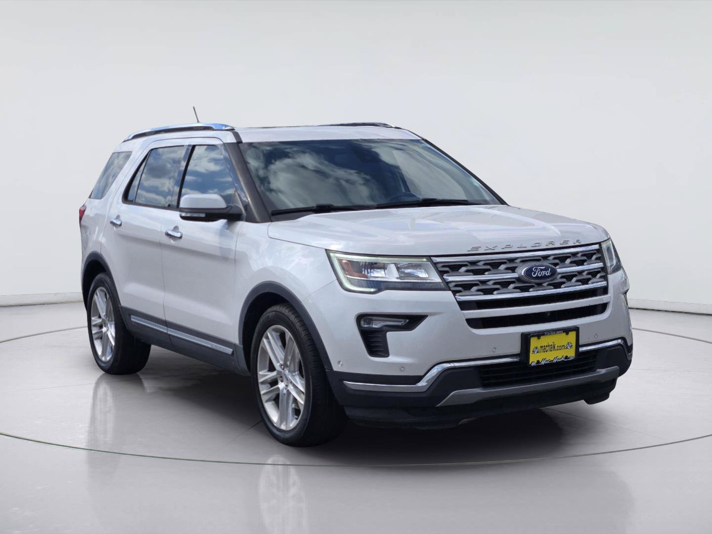 Used 2018 Ford Explorer Limited w/ Equipment Group 301A FWD image 3