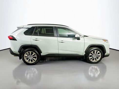 Used 2019 Toyota RAV4 XLE Premium image 7